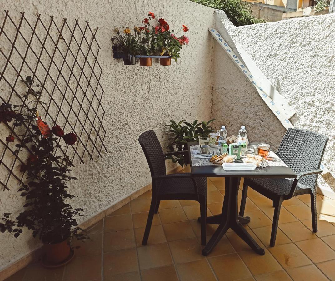 Casa Alberto Lägenhet Villasimius Exteriör bild